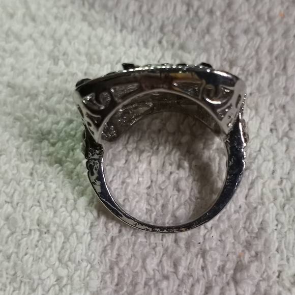 Silvertone square blue clear crystals large cocktail 🍹 ring - Picture 4 of 6